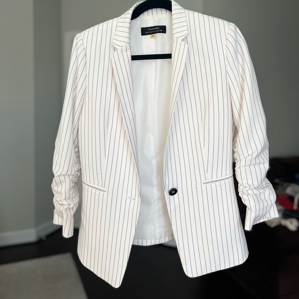 Elie Tahari Striped Blazer